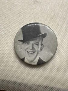 Vintage Fred Astaire Movie Actor Dancer Sandyval Graphics Button Pin - Picture 1 of 2