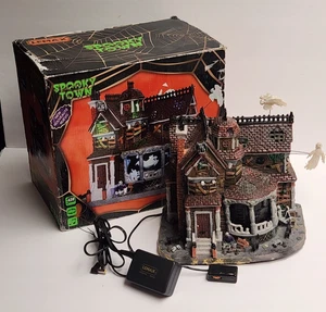 Lemax Spooky Town Last House On The Left  for Parts / Repair - Not working - Picture 1 of 8