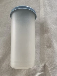 Vintage Tupperware Salzstreuer #1329 mit blauem Deckel, nur Salzersatzstreuer - Bild 1 von 5