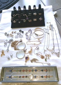 Lote de joyas vintage AVON tono oro y plata anillos collar pulsera pendientes - Imagen 1 de 14