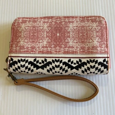 BoHo tribal zip around wallet/wristlet Red/Black/White Inside Pockets - Image 1 of 4