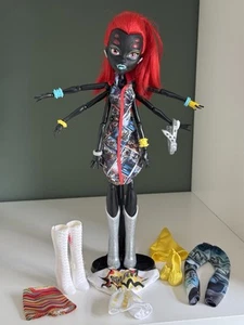 Monster High Wydowna Spider I Heart Fashion Doll Mattel - With Clothing - Picture 1 of 8