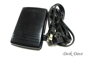Foot Controller w/ Cord, 979314-031, SINGER 4019 4022 413K 413K13 416K 417 418 + - Picture 1 of 6
