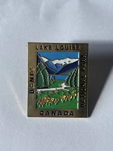 Vintage Canadian Souvenir Badge Brooch BANFF National Park Lake Louise Retro - Picture 1 of 5