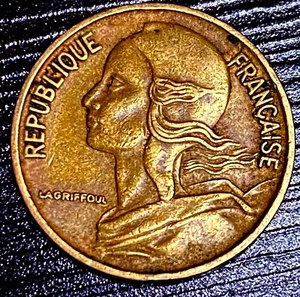 1966 France 5 Centimes- First Year Minted - Combined Shipping 3/08 - Picture 1 of 5