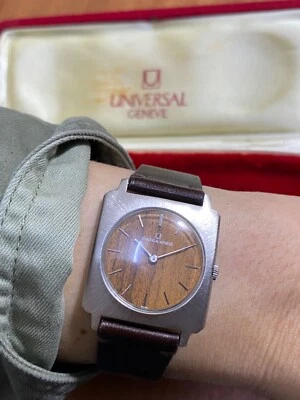 De colección Raro Universal Geneve Cuadrado Madera Dial Caja Hebilla Cuerda PLS LEER Foto 1 de 4