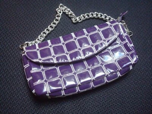 Verkaufe Damentasche in Lila   Umhängetasche / Größe ca. 25  cm  x 15  cm !  - Bild 1 von 2