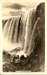 Foto postal vintage de las Cataratas del Niágara RPPC debajo de las cataratas de la herradura congelada - Imagen 1 de 3