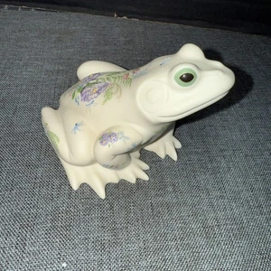 Lenox Rhyn-Rivet Beside the Brook Frog Figurine. Retired. No Box Or COA. EUC - Picture 1 of 4