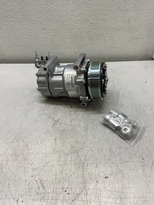 Bosch 1986AD1099 A/C Compressor,12V, R134a Foto 1 de 4