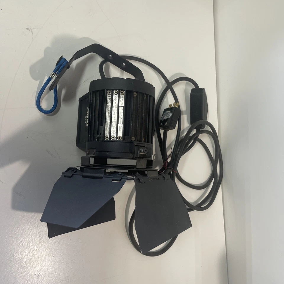 Arri 300W Fresnel with Barndoors - Image 1 of 4