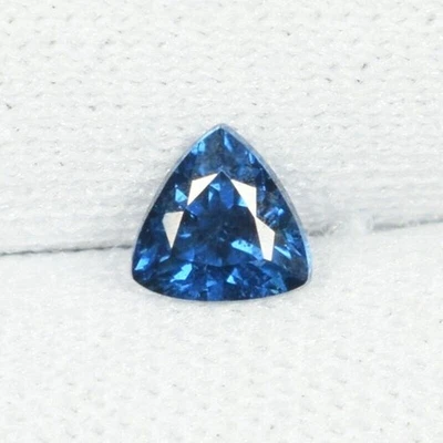 0.40 ct GLITTERING RARE NICE BLUE NATURAL COBLET BLUE SPINEL Trillion See Vdo BL - Image 1 of 3