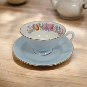 Taza de té Royal Grafton platillo Academy Bone China Inglaterra flores azul verdoso años 50 - Imagen 1 de 7