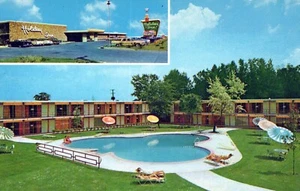 Postal de doble vista piscina Des Moines (Norte) Iowa Holiday Inn - Imagen 1 de 2