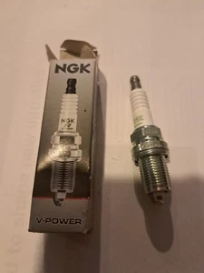 BKR5E - NGK Replacement Spark Plug Sparkplug - NEW No. 7938 - Picture 1 of 2