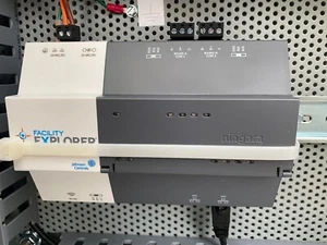 Johnson Controls FX-SC8BDWIFI-0 - Picture 1 of 2