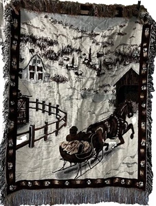 Vintage Gobelin Überwurf Weihnachtsdecke mit Fransen Schlitten Pferd Winterszene 46x60" - Bild 1 von 6