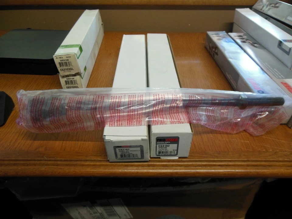 Par de extremos de varilla de amarre interior Prosteer ES3182 para algunas aplicaciones Ford Windstar 95-03. Foto 1 de 1