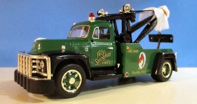 First Gear 1/34 "KELLY SPRINGFIELD" 1955 Diamond T Wrecker/Tow Truck Brand New - Image 1 of 4