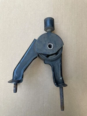 Aislador de montaje de motor trasero Toyota Celica T23 99-06 12371-22060 1237122060 Foto 1 de 4