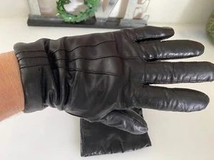Fownes Ladies Black Lined Leather Gloves Made in Philippines Size 6.5 Vintage - Picture 1 of 24