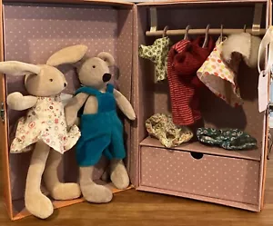 New Moulin Roty La Grande Famille The Little Wardrobe Retired Petite Armoire - Picture 1 of 11