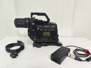 BlackMagic Design URSA MINI PRO 4.6k G2 EF mount + V-Lock + BasePlate + power - Imagen 1 de 10