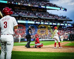 Kyle Schwarber Watching a Home Run Philadelphia Phillies 8x10 MLB Baseball Photo - Picture 1 of 1