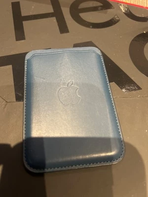 Apple Leather Wallet for iPhone MagSafe - image 1 of 2