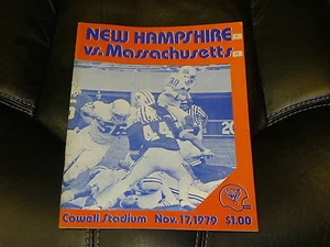 1979 MASSACHUSETTS AT NEW HAMPSHIRE COLLEGE FOOTBALL PROGRAMMA EX-MINT - Foto 1 di 1