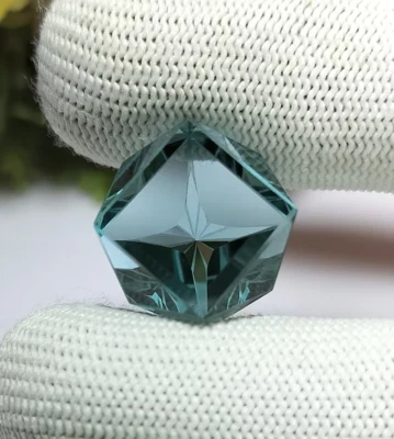 Quality Aquamarine Square Shape 27Ct Fantasy Flower Cut Unique Cut Gemstone Face - Image 1 of 4