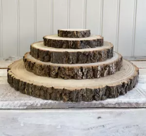 Table de mariage pièce maîtresse support à gâteau tranche rustique en bois bûche d'arbre écorce - Photo 1/2