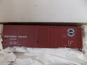 40 FOOT STEEL BOX CAR FOR SOUTHERN PACIFIC RR.BY ACCURAIL HO NIB - Picture 1 of 4