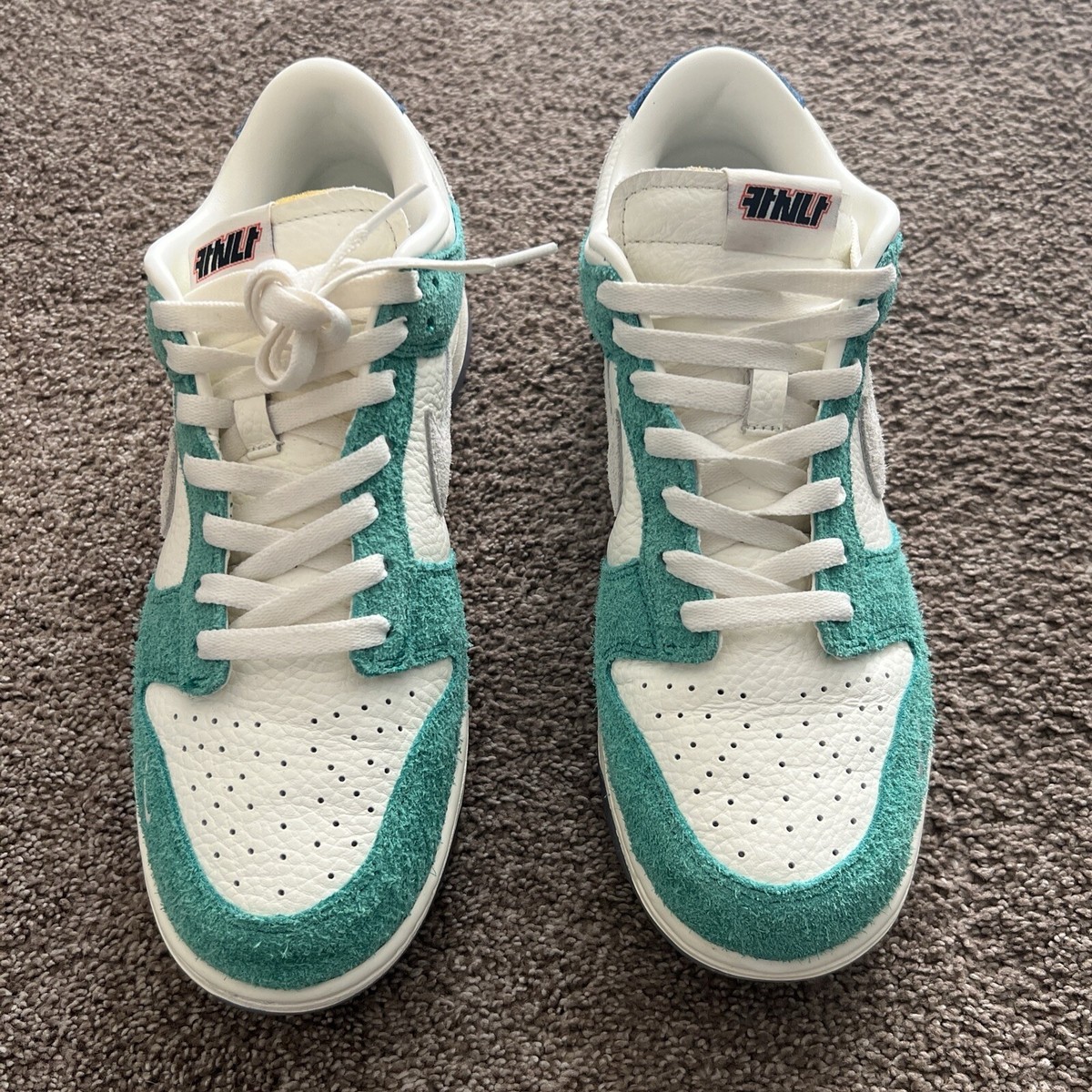 Nike Kasina x Dunk Low Road Sign for Sale | Authenticity Nike Kasina x Dunk Low Road Sign for Sale | Authenticity