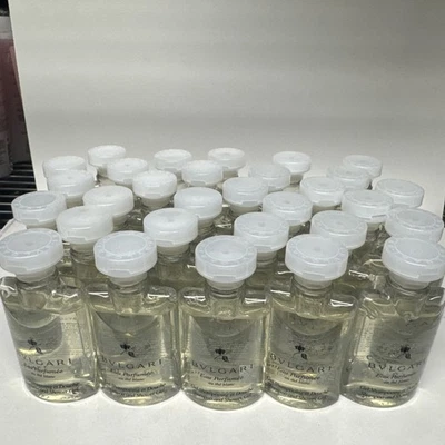 Champú y gel de ducha BVLGARI Au The Blanc (té blanco) 1,3 oz / 40 ml paquete de 30 Foto 1 de 4