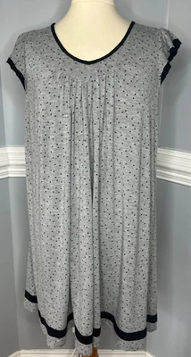 Camisón Ellen Tracy, mediano, gris con puntos Pocka negros, manga gorra cuello redondo Foto 1 de 4