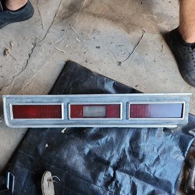 Chevrolet Impala 1974 conjunto de luces traseras luz trasera derecha izquierda conductor Foto 1 de 4