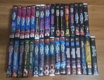 Lot of 33 MIGHTY MORPHIN POWER RANGERS VHS Tapes  VINTAGE (Tote R) Foto 1 de 4