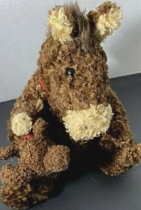 Peluche original Amela 9" marrón caballo pony sosteniendo un bebé caballo  - Imagen 1 de 4