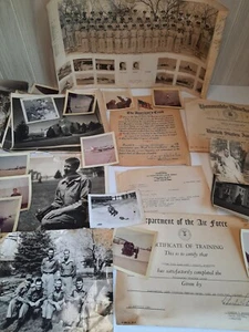 Lotto militare vintage anni 60 classe aeronautica certificati foto da carriera militare - Foto 1 di 24