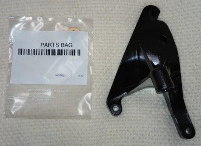 MERCRUISER IMPELLER SEA WATER PUMP BRACKET 865143T01 - Image 1 of 4