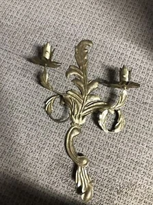 Aplique de pared vintage de metal dorado de 2 brazos 22" candelabro 12" de profundidad MCM utilería - Imagen 1 de 3