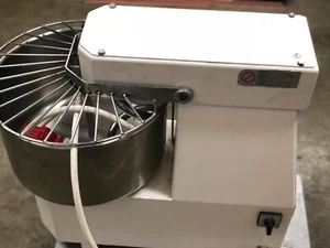 Teigknetmaschine der Firma IGF mit Spiraleinsatz - Bild 1 von 4