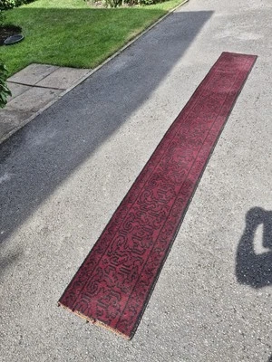 Corredor de banco de iglesia vintage Foto 1 de 4