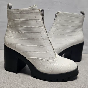 BP Marley Womens Size 8 White Faux Leather Chunky 3.5" Block Heel Ankle Boots - Picture 1 of 10
