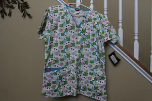 DICKIES MEDICAL SCRUB TOP GREEN FROGS SIZE SMALL NWT - Picture 1 of 8