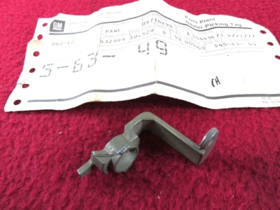 НОВЫЙ ИЗ СТАРЫХ ЗАПАСОВ 1968 68 ЦИЛИНДР ЗАМКА ДВЕРИ CORVETTE НАЖИМНАЯ КНОПКА PAWL GM # 9716294 RH - Изображение 1 из 4