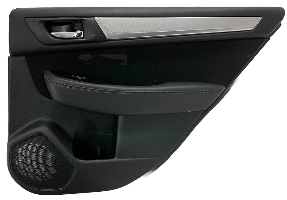 2015 SUBARU OUTBACK PAINEL TRASEIRO DIREITO ACABAMENTO PRETO FABRICANTE DE EQUIPAMENTO ORIGINAL S73509980 - Imagem 1 de 4