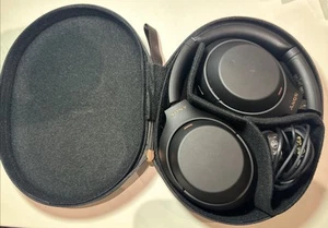 Sony - WH1000XM4B - WH-1000XM4 Wireless Noise Cancelling Headphones (READ DESC) - Picture 1 of 7