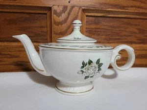 Vintage Hall Cameo Rose Aladdin Teapot Superior Quality Dinnerware Mary Dunbar - Picture 1 of 4
